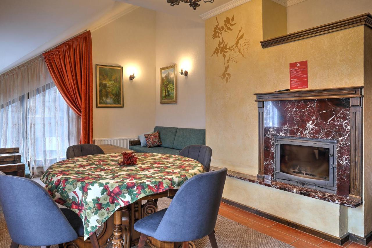 Iris Hotel Boekovel Buitenkant foto